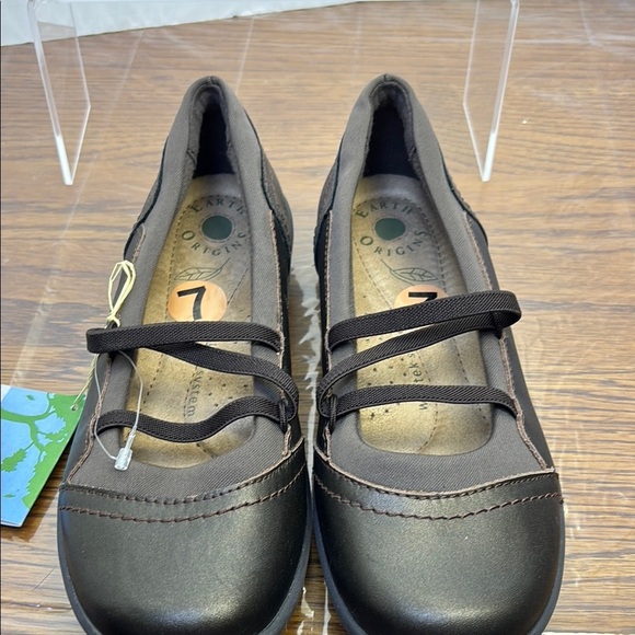 Earth Origins Brown Flats with Comfort Strap - Picture 3 of 6